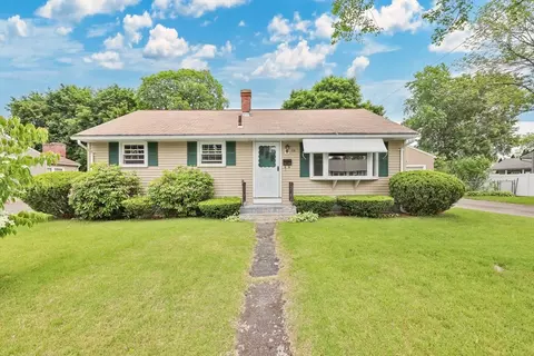 28 Bluegrass Ln, Ludlow, MA 01056