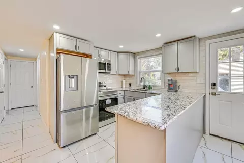 44 Georgetown St, Springfield, MA 01104 photo 6
