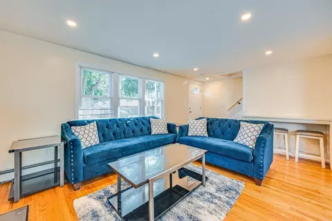 44 Georgetown St, Springfield, MA 01104 photo 4