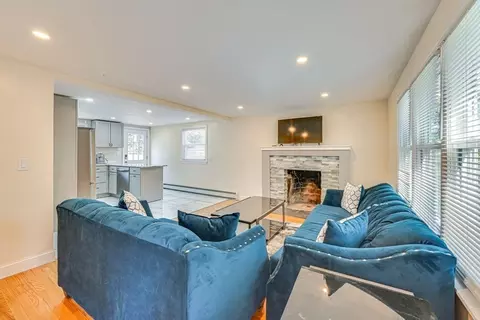 44 Georgetown St, Springfield, MA 01104 photo 3