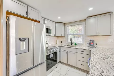 44 Georgetown St, Springfield, MA 01104 photo 8