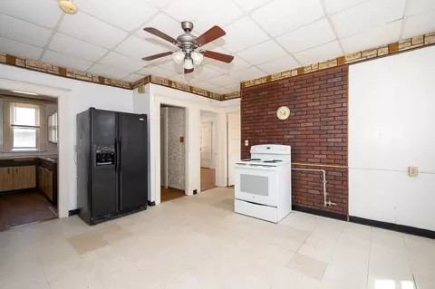 Entry Way - 9-11 Dover St, Worcester, MA 01609 photo 2 of 8