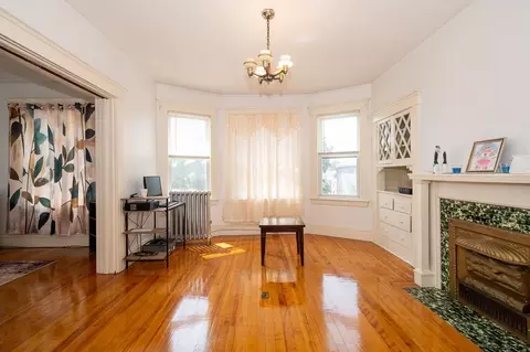 Living - 9-11 Dover St, Worcester, MA 01609 photo 4 of 8