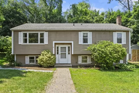 24 Lynn Ln, Southbridge, MA 01550