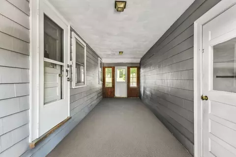 Entry Way - 258 Kendrick St, Needham, MA 02492 photo 2 of 3