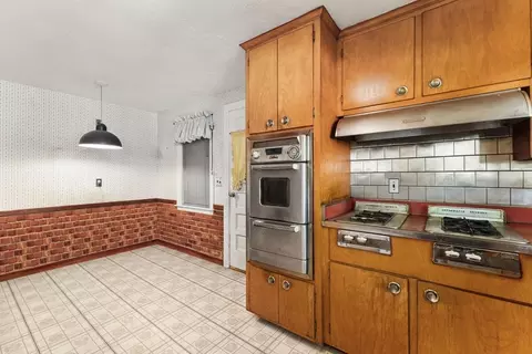 Kitchen - 258 Kendrick St, Needham, MA 02492 photo 2 of 3