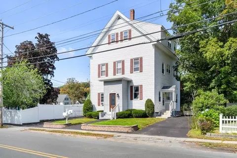 129 Friend St, Amesbury, MA 01913