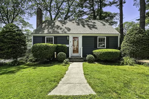 7 Vermont Ave, Natick, MA 01760