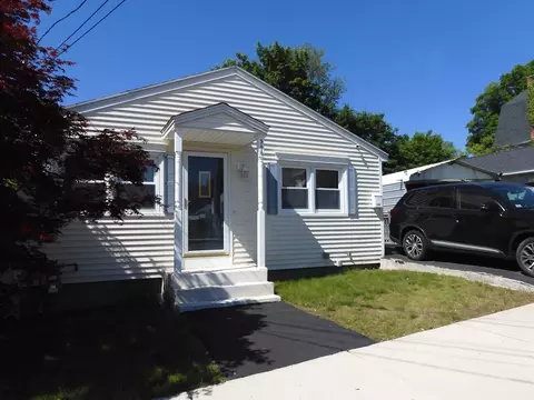346 University Ave, Lowell, MA 01854