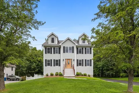 7 Suzannah Rd, Billerica, MA 01862