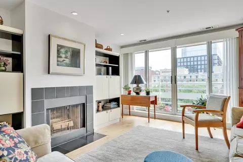 6 Canal Park #703, Cambridge, MA 02141