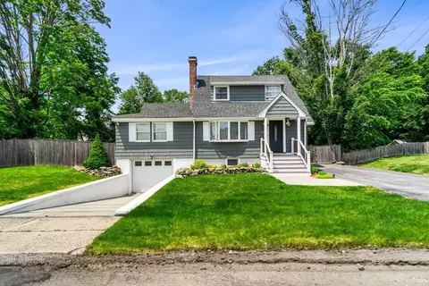513 Woburn St, Wilmington, MA 01887