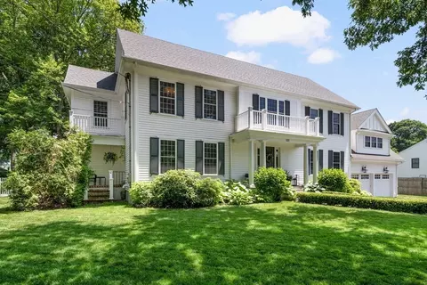 122 Smith Dr, Westwood, MA 02090