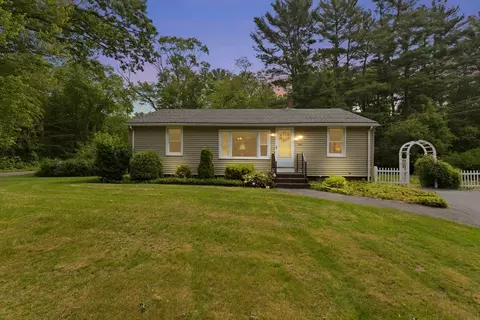 385 Norton Ave, Taunton, MA 02780