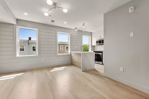 88 Maverick St #3, Boston, MA 02128