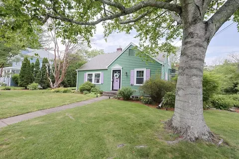 8 Hazelwood Ave, Attleboro, MA 02703