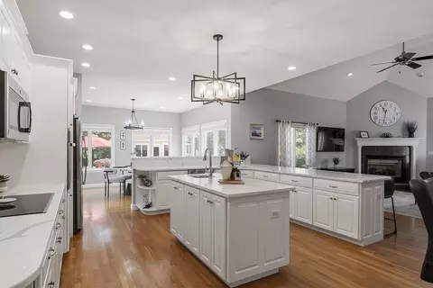 24 Anna Dr, Danvers, MA 01923 photo 9