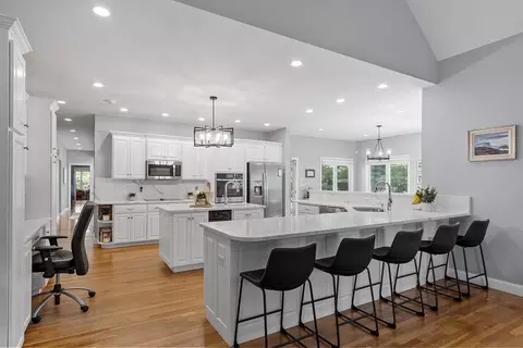 24 Anna Dr, Danvers, MA 01923 photo 8