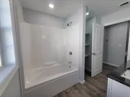 Bath - 160 Franklin St, Fall River, MA 02720 photo 2 of 3