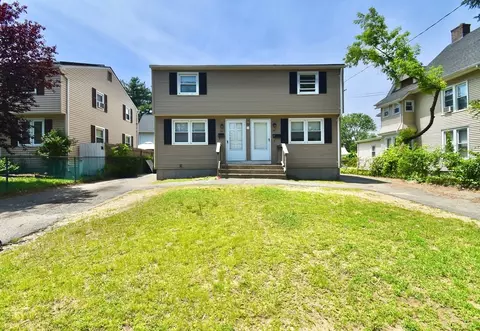 64-66 E Bay Path Ter, Springfield, MA 01109