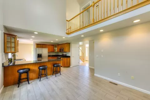 233 Munsing St, Ludlow, MA 01056 photo 8