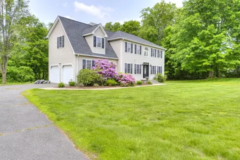 233 Munsing St, Ludlow, MA 01056 photo 2