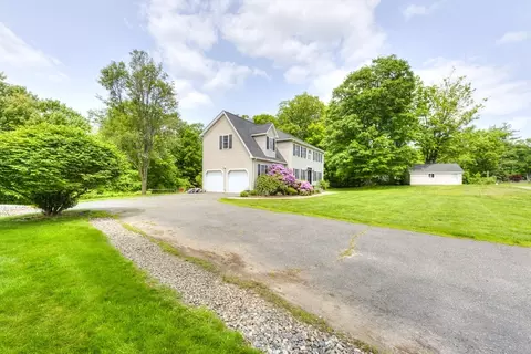 233 Munsing St, Ludlow, MA 01056 photo 3