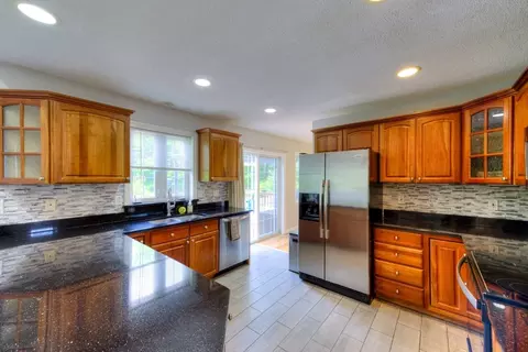 233 Munsing St, Ludlow, MA 01056 photo 9