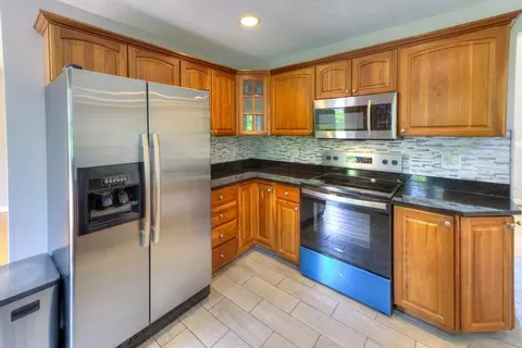 233 Munsing St, Ludlow, MA 01056 photo 11