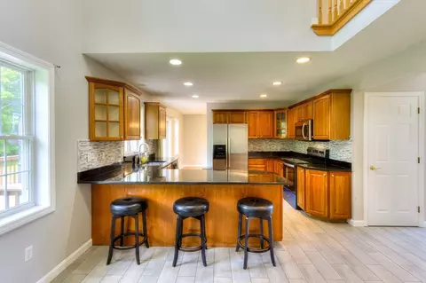 233 Munsing St, Ludlow, MA 01056 photo 7