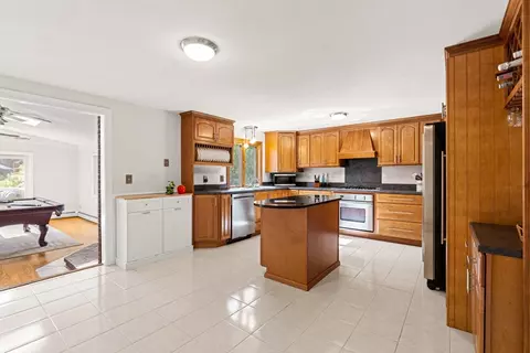 Kitchen - 19 Maple St, Salisbury, MA 01952 photo 2 of 6