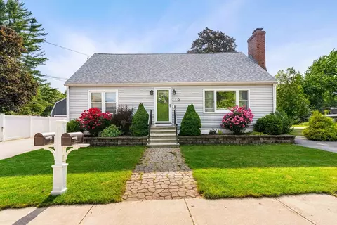 Exterior - 19 Maple St, Salisbury, MA 01952 photo 2 of 13