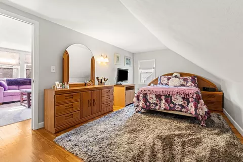 Bedroom - 19 Maple St, Salisbury, MA 01952 photo 6 of 7