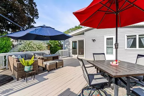 Exterior - 19 Maple St, Salisbury, MA 01952 photo 6 of 13