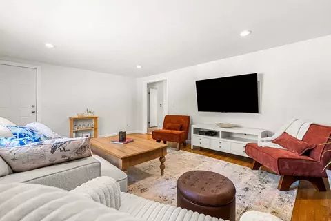 Living - 19 Maple St, Salisbury, MA 01952 photo 4 of 7