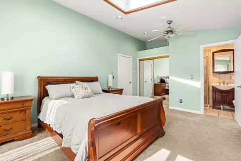 Bedroom - 19 Maple St, Salisbury, MA 01952 photo 4 of 7