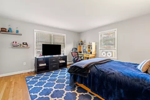 Bedroom - 19 Maple St, Salisbury, MA 01952 photo 1 of 7