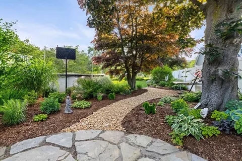 Exterior - 19 Maple St, Salisbury, MA 01952 photo 8 of 13