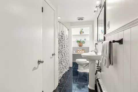 Bath - 19 Maple St, Salisbury, MA 01952 photo 1 of 3