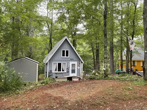 864 Old Coldbrook Rd, Barre, MA 01005