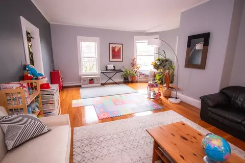 175 Winthrop Rd #3, Brookline, MA 02445 photo 3