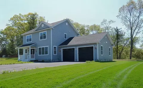 14 Montclair Dr, North Attleboro, MA 02760