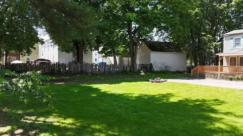 8 May St, Webster, MA 01570 photo 11