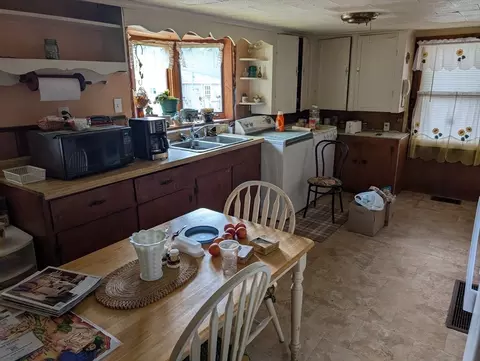 8 May St, Webster, MA 01570 photo 20
