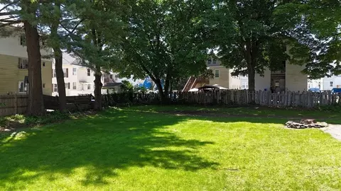 8 May St, Webster, MA 01570 photo 12