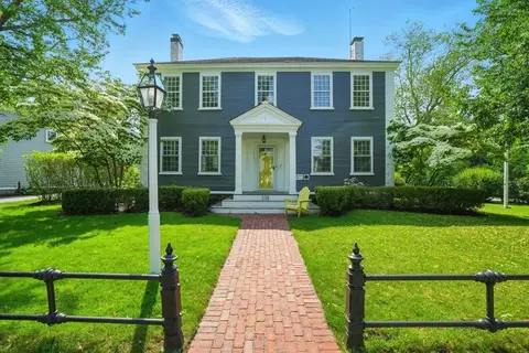 338 Washington St, Duxbury, MA 02332