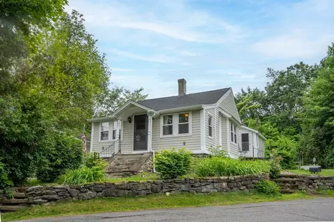 12 Manor Rd, Millbury, MA 01527