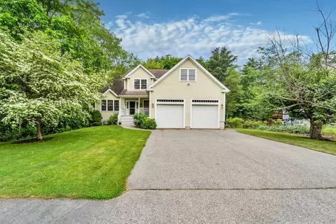 8 Frances Dr, Newburyport, MA 01950