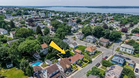 View/Area - 313 Walter St, Fall River, MA 02724 photo 1 of 2