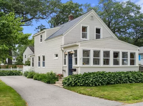 12 Fern St, Chelmsford, MA 01824